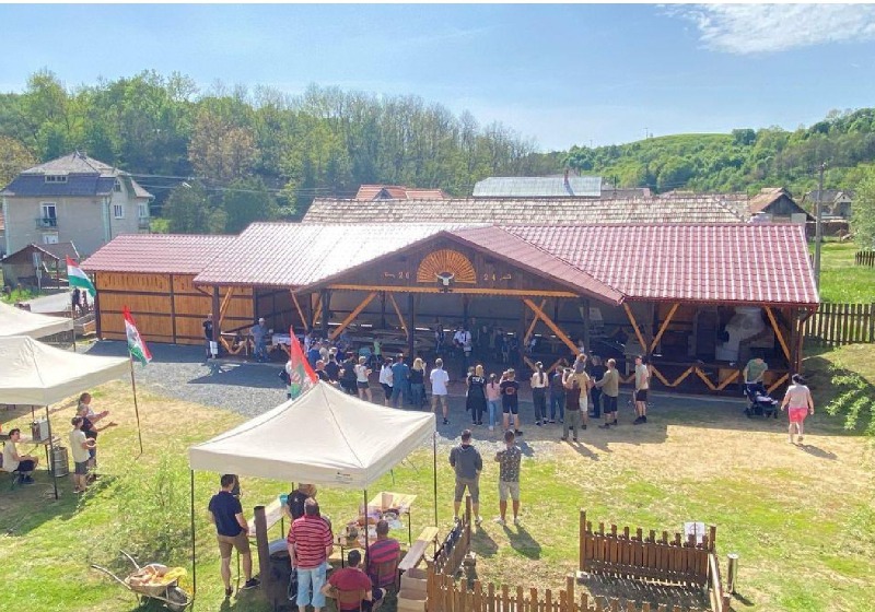 Pavilonátadó és családi nap Gömörpéterfalán