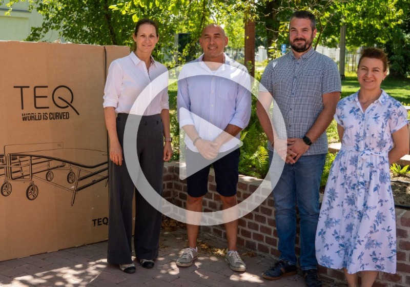 Békéssámsonnak ajándékozott egy teqball asztalt a Népfőiskola Alapítvány